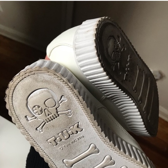 T.U.K white vegan mono buckle pointed toe creeper - Picture 4 of 6